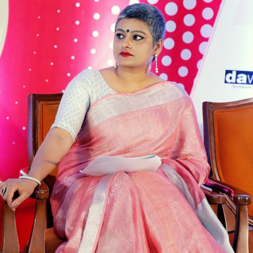 gforgarima's tweet photo. 𝙎𝙩𝙧𝙤𝙣𝙜 𝙬𝙤𝙢𝙚𝙣 𝙙𝙤𝙣'𝙩 𝙝𝙖𝙫𝙚 𝙖𝙩𝙩𝙞𝙩𝙪𝙙𝙚𝙨, 𝙩𝙝𝙚𝙮 𝙝𝙖𝙫𝙚 𝙨𝙩𝙖𝙣𝙙𝙖𝙧𝙙𝙨...

#garimasingh
#NewProfilePic https://t.co/CvYGnSgt8G
