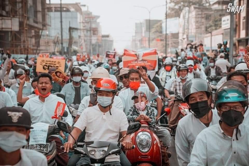 Arkar88843837's tweet photo. ယနေ့မန္တလေးမြို့ရဲ့ ဆိုင်ကယ်တော်လှန်ရေး

Mandalay Motorcycle Revolution🏍🏍

📷 Swam
#Mar2Coup
#WhatsHappeningInMaynmar
#WeNeedDemocracy
#WarCrimes
#RejectMilitaryCoup  #HearTheVoiceOfMyanmar
#BeSafeMyanmar https://t.co/7Pnfl07LRg