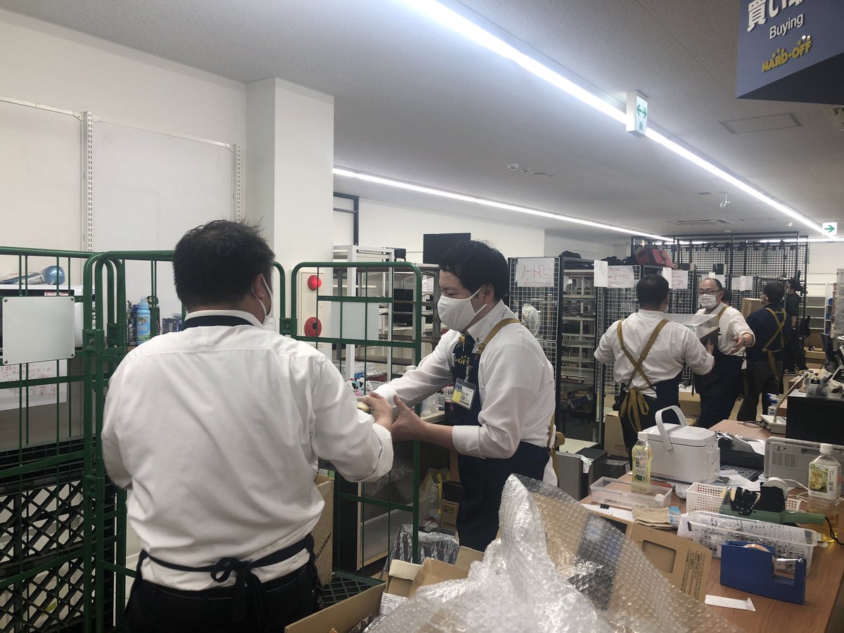 Hardoff1stSt's tweet photo. 全国のハードオフより続々と商品が届いています！

送って頂いた店舗の皆様ありがとうございます！

#ハードオフ　#本厚木 https://t.co/TL4MPM6ugg