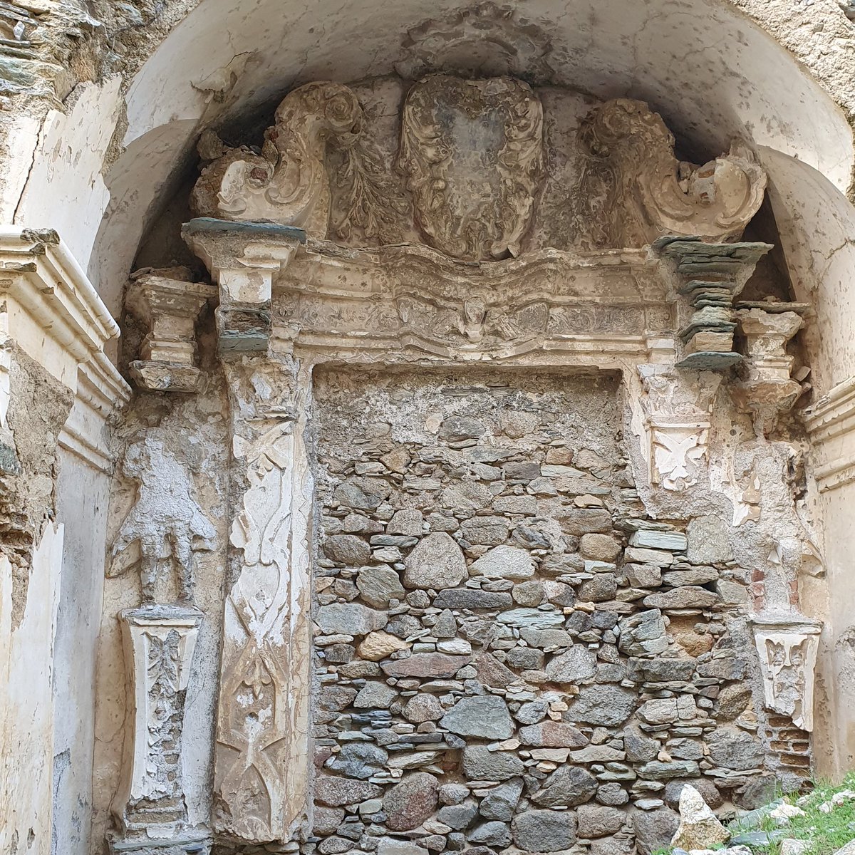 GeniuGherardi's tweet photo. Trà celu, muntagna è mare... Ciò chì ferma di u cunventu franciscanu di Marianda, in #Ferringule, #Capicorsu, #Corsica
Les vestiges du couvent #franciscain de Marianda, #Farinole, #CapCorse. https://t.co/SIYHFdQBHU
