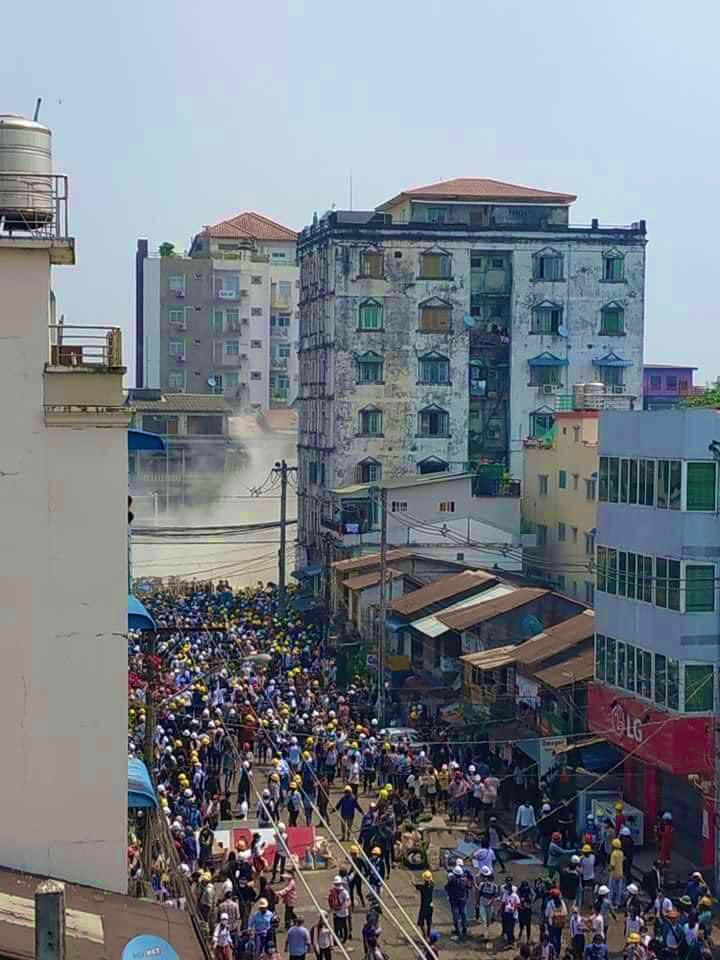 thetmonkhin's tweet photo. Hlaing, Ywama Kyaung Street, Yangon: Junta terrorists have opened fire on peaceful protesters. This is one of the brutal crackdown locations on Monday too.
#WhatsHappeningInMyanmar #Mar2Coup https://t.co/KwNZkVJo9W