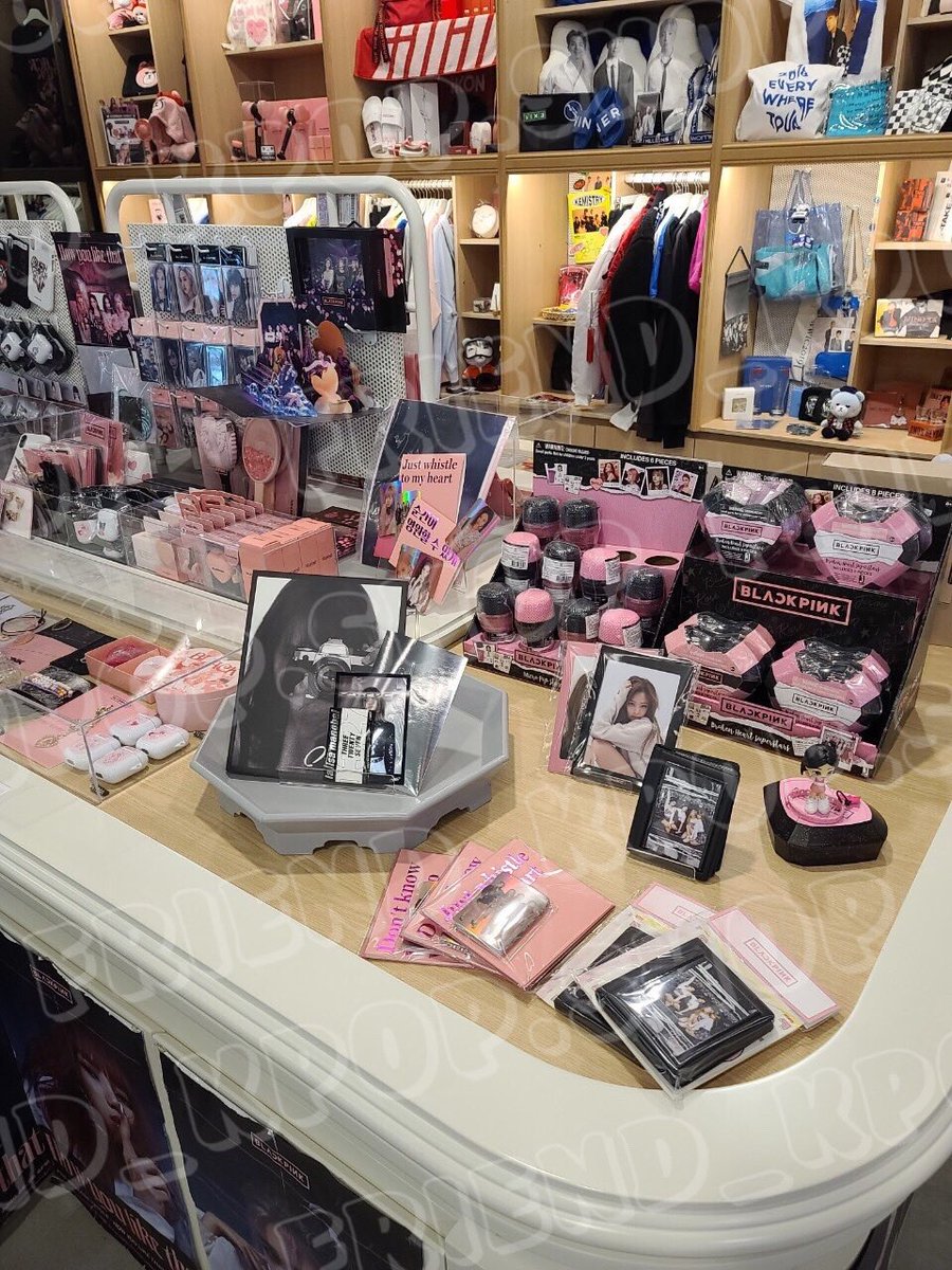 FKS_KPOP's tweet photo. ใครที่อยากได้ #PhotobookLisa ตอนนี้ทางร้านเรามีแบบหิ้วจากเกาหลีนะคะ ราคาจะคนละแบบกับ��ี่ลงไปก่อนหน้านี้💖
สนใจDM มาสอบถามก่อนได้ค่ะ หรือ@line หน้าไบโอมาได้ดลยจ้า
#ตลาดนัดบพ #ตลาดนัดBlackpink #ลิซ่า https://t.co/aTMUlyjQyY