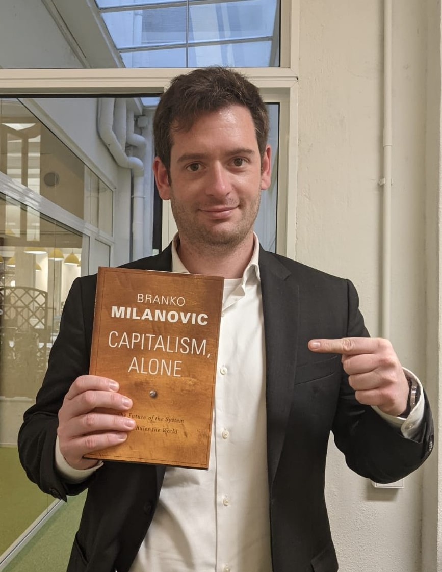 ProgressivAmag's tweet photo. 🌅 Good morning!
📖 Our team is reading Branko Milanovic's new book #CapitalismAlone!
📚 An interesting read that we recommend for your library!
💪 At Arbury Road we believe that our system needs immediate, deep changes. Stay tuned - soon we will release our #manifesto! https://t.co/vd6L7qBGkP