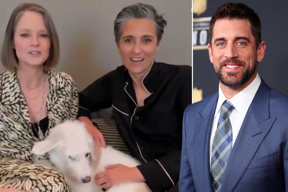Why did Jodie Foster thank Aaron Rodgers in Golden Globes speech?