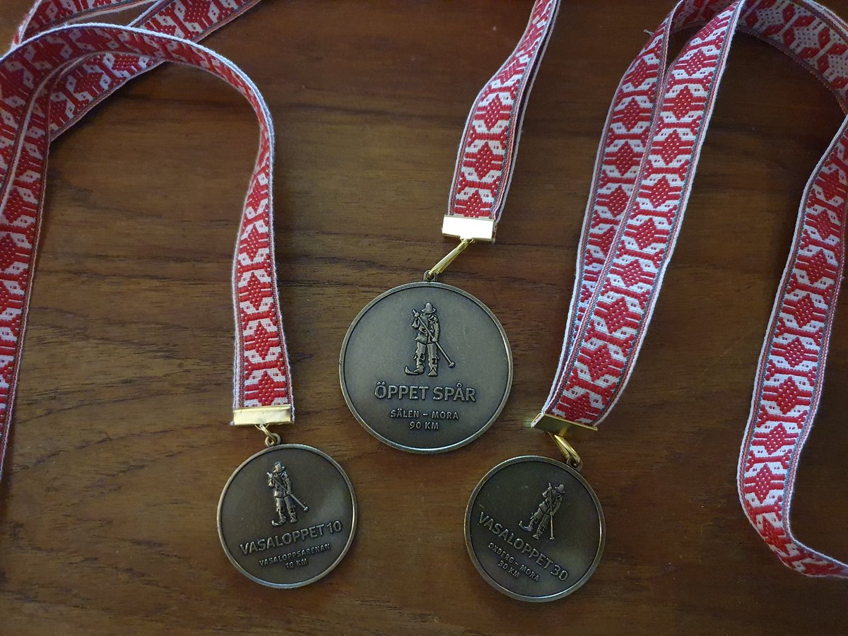 Adam Karlsson (@skido_adam) on Twitter photo Inte bara VM-medaljer som delats ut sista veckorna.
Efter 130 km med kamerarigg och en stav så får man njuta av dessa 🏅🏅🏅 #vasaåket <a href="/vasaloppet/">Vasaloppet</a> Inte bara VM-medaljer som delats ut sista veckorna.
Efter 130 km med kamerarigg och en stav så får man njuta av dessa 🏅🏅🏅 #vasaåket <a href="/vasaloppet/">Vasaloppet</a>