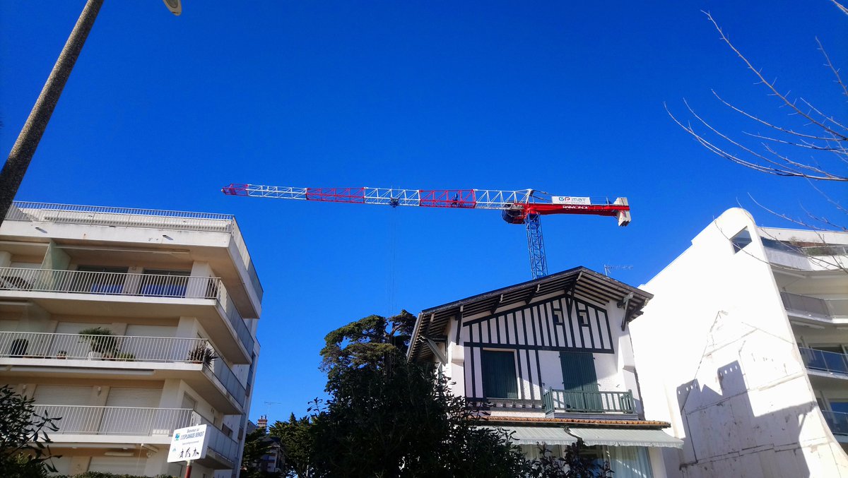 GPmatinter's tweet image. 🏗 RAIMONDI MRT 84 fièrement érigée sous un ciel éclatant du littoral atlantique.
▶ GP MAT LOCATION
⬆Hsc : 30m ➡ Flèche : 30m
gpmat.fr
#grue #cranes #construction #levage #grueatour #grueàtour #chantier #gpmatinternational  #mrt84 #GAT Raimondi Cranes