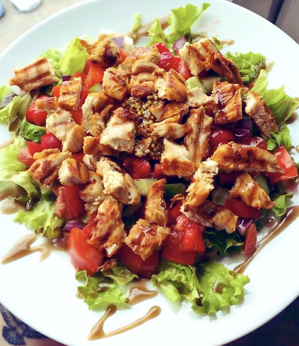 vilniuskitchen's tweet photo. ULTIMATE CHICKEN 🍗 SALAD 🥗 
🇱🇹
#salad #food #healthyfood #foodie #foodporn #instafood #healthy #foodphotography #lunch #saladbuah #yummy #lithuania #foodstagram #delicious #vegan #healthylifestyle #homemade #foodblogger #foodlover #vegetarian #saladbuahsegar #chicken https://t.co/TZApLft2CT