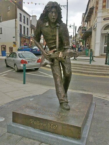 lorraineelizab6's tweet photo. Rory Gallagher (2 March 1948 #Ballyshannon, Co #Donegal-14 June 1995 London, 47, liver transplant problems). Raised #Cork. Legendary blues/rock🎸, songwriter🎶&amp; producer. Taste 60s, solo 70s/80s. International🎸of Year ('72)! https://t.co/BGUpVMIHk5 https://t.co/lRBlSBODY6 https://t.co/LFzKPCsDTN