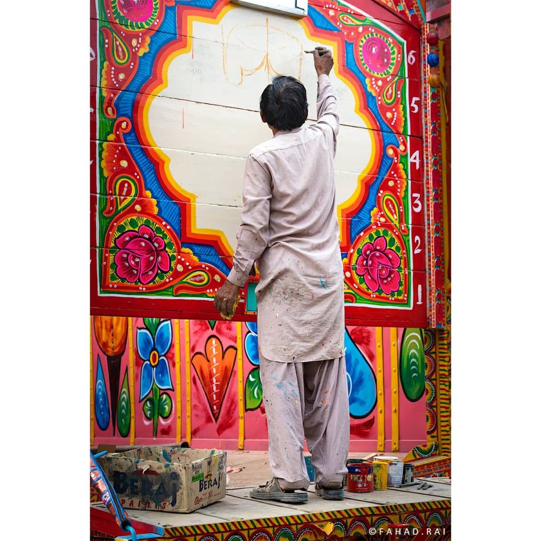 pin92pk's tweet photo. Pakistani Truck Art Representing Pakistan.
#pin92 #pinpakistan #pakistan #artist https://t.co/2xhTxwnc6E