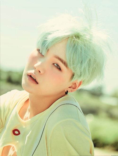 Dj_ShupD's tweet photo. sometimes i wonder if he’s really a human😏#mintsuga #IMissYoongi #SUGA https://t.co/UArFKFHQvT