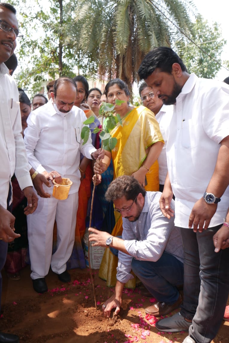 Planted saplings at Azampura Chaman on the occasion of my birthday as per the appeal made by MP Sri Santosh Sahab. Let all of us take up large scale plantation to fulfil the dream of Hon'ble CM Sri KCR ji to make Green  Telangana.