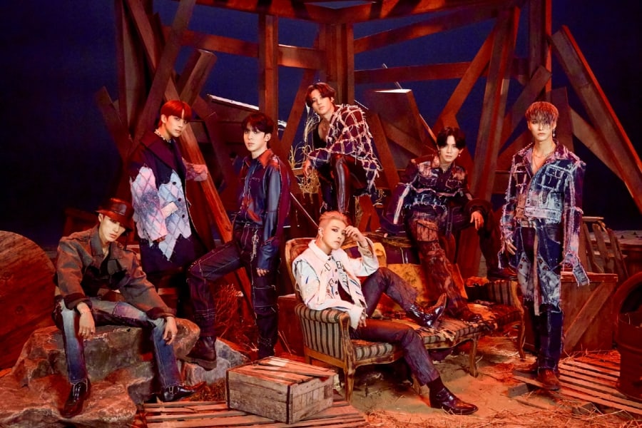 soompi's tweet photo. #ATEEZ Tops iTunes Charts Around The World With "ZERO : FEVER Part.2"
https://t.co/EcSzehcjCa https://t.co/2Hz6UX84LT