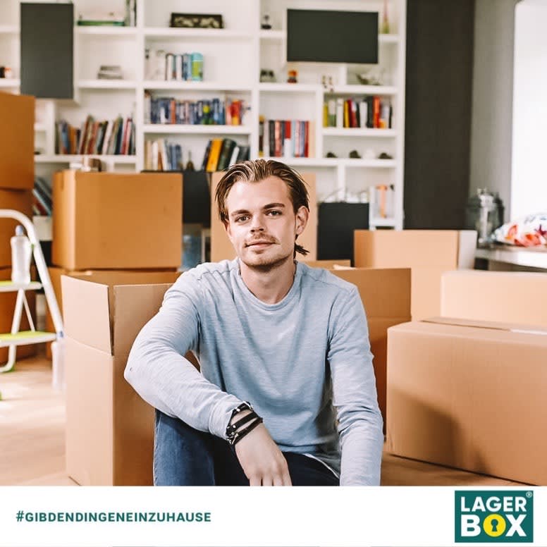 Stolz auf das neue Zuhause dank LAGERBOX :)

#Lagerraum #Lagerräume #lagerbox_selfstorage #gibdendingeneinzuhause #Transporter #umzugshilfe #umzugsfirmenvergleichen #umzugläuft #umzuggeschafft
