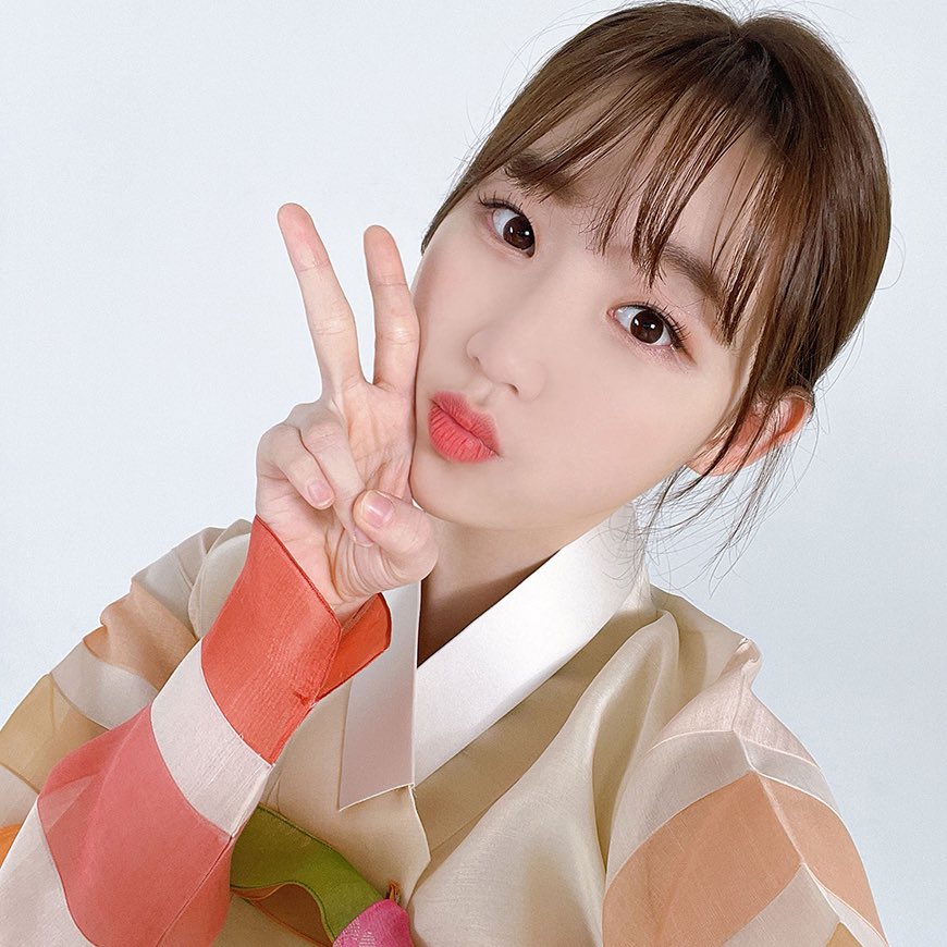[📸]

Weeekly Beeehind
: Beeehind_HAPPY JIYOON DAY♥
생일을 맞은🎉 지윤이의 더 많은 비하인드 사진은 위클리 위버스 미디어 페이지에서 확인해 주세요🥳❣

▶ weverse.onelink.me/qt3S/24f50235

#Weeekly #위클리
#신지윤 #ShinJiyoon
#HappyJiyoonDay