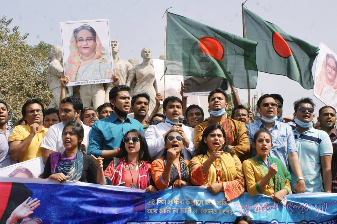 SikderTilottama's tweet photo. As Bangladesh has evolved from a least developed country to a developing country,
Hon'ble Prime Minister, congratulating Bangabandhu's daughter Deshratna Sheikh Hasina, Bangladesh Chhatra League's joy rally and rally ... https://t.co/CVasgtcr4E