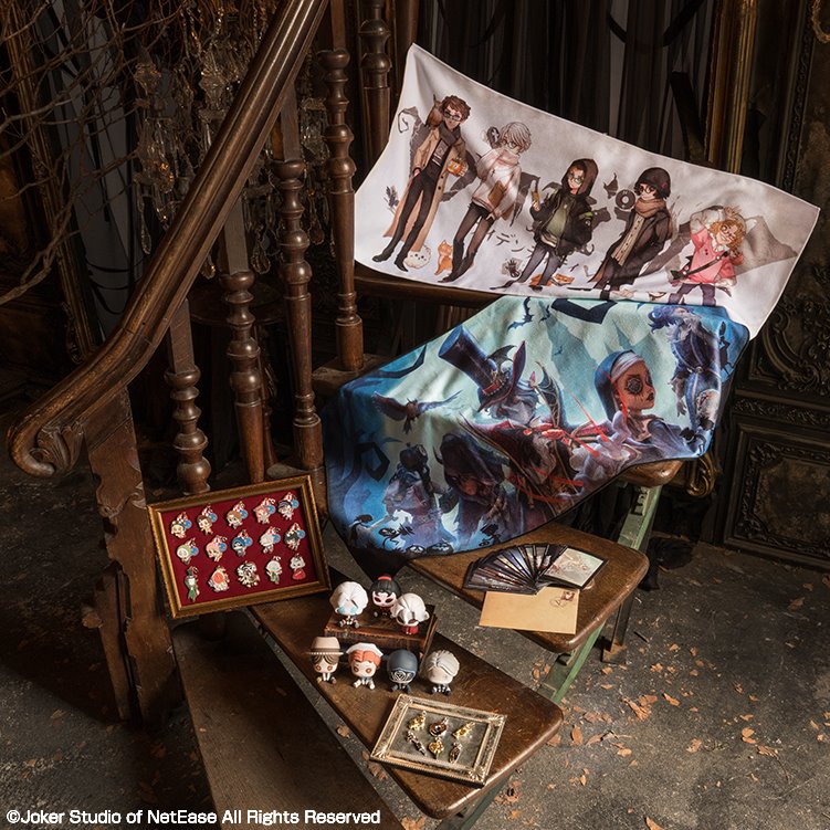 ichibanKUJI's tweet image. ／
#一番くじ ONLINEにて好評販売中✨
＼

大好評の『一番くじ #IdentityV #第五人格』が #一番くじONLINE に登場！
世界観を楽しめるイラスト商材やチャーム等がラインナップ👀✨

いつでもどこでも、一番くじONLINE！！
ラインナップなど詳細はサイトをチェック！
👉1kuji.com/view/item_abou…