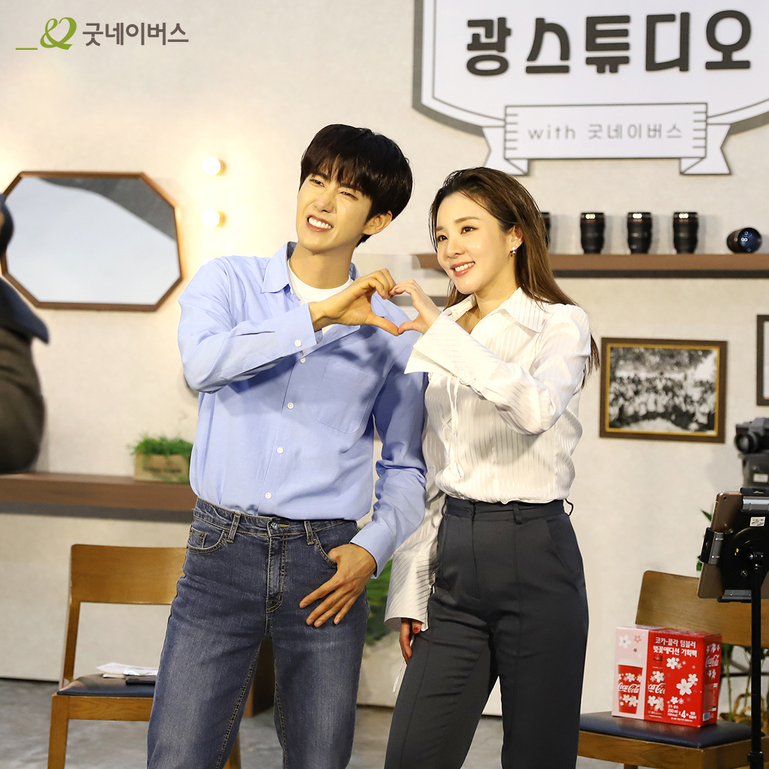 "난리 났네, 난리 났어" 화보 장인 산다라박이 <사진실의 광선생님>을 찾은 이유는?📷 <사진실의 광선생님> 유튜브 LIVE 현장 비하인드를 지금 공개합...