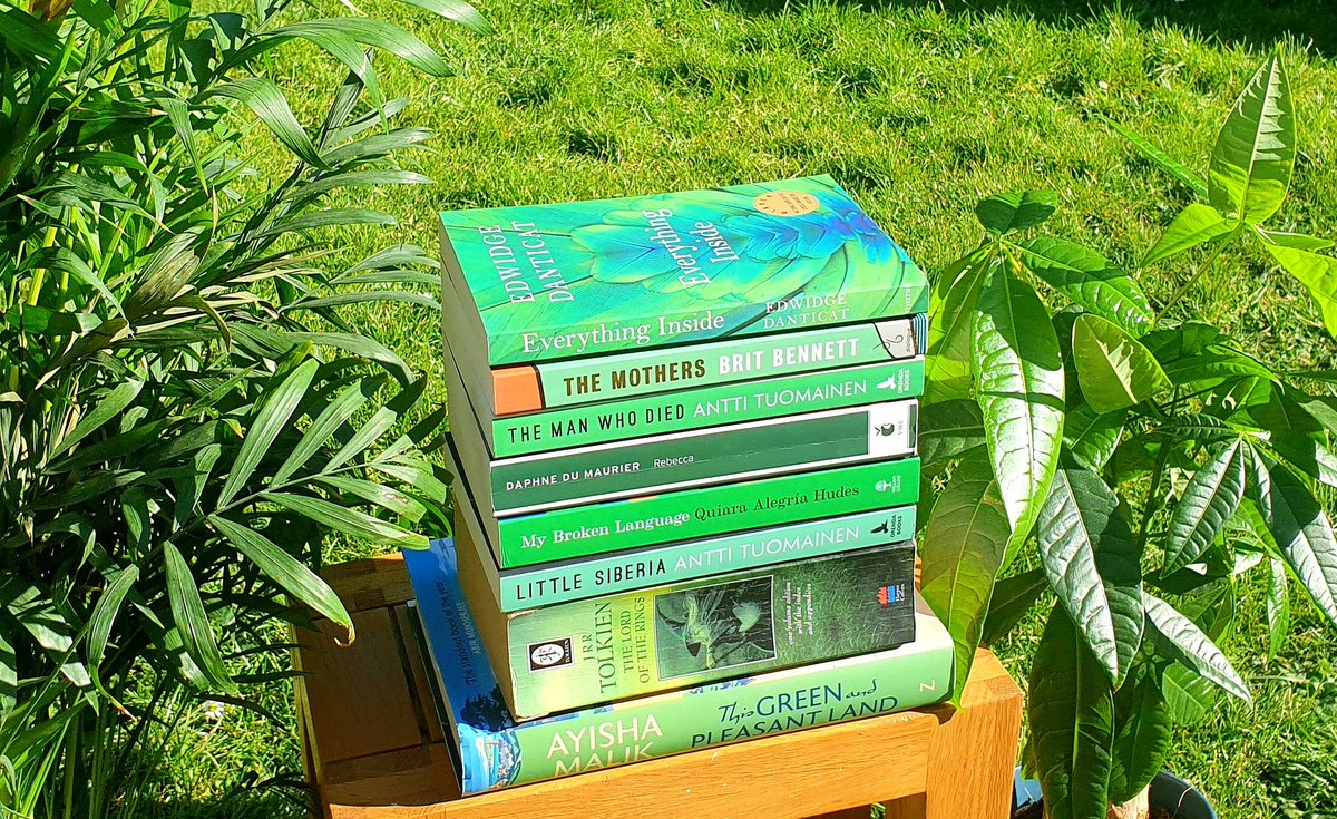 elspells13's tweet photo. Sharing a #greenbookstack over on #bookstagram today, inspired by the wonderful @bkslovelythings!
https://t.co/e9Z4ILUvFi https://t.co/N04c92DDX9