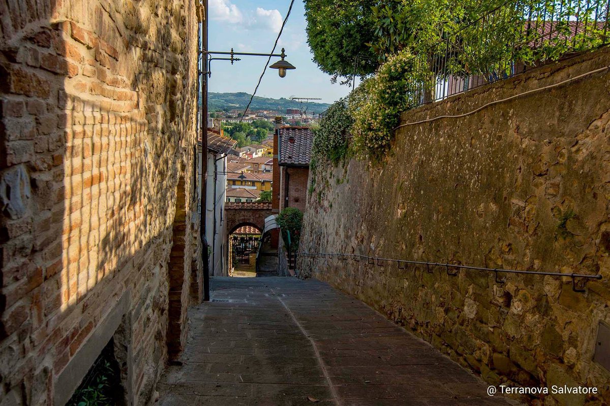 ToscananelCuore's tweet photo. 🌿 “Il vero viaggio di scoperta non consiste nel cercare nuove terre, ma nell’avere nuovi occhi” - Marcel Proust
📸 Capraia Alta, di Salvatore Terranova
📍 Comune di #CapraiaeLimite
#toscananelcuore https://t.co/glLtyyuutb
