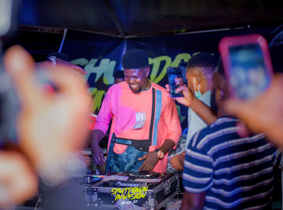 deejayjo_ng's tweet photo. Benin city thank you❤️ #ShutdownInvasion was a blast🔥 we made magic together #PremiumDj #Shutdownking #Grace #God_Engineering https://t.co/UvlKYh9Rua