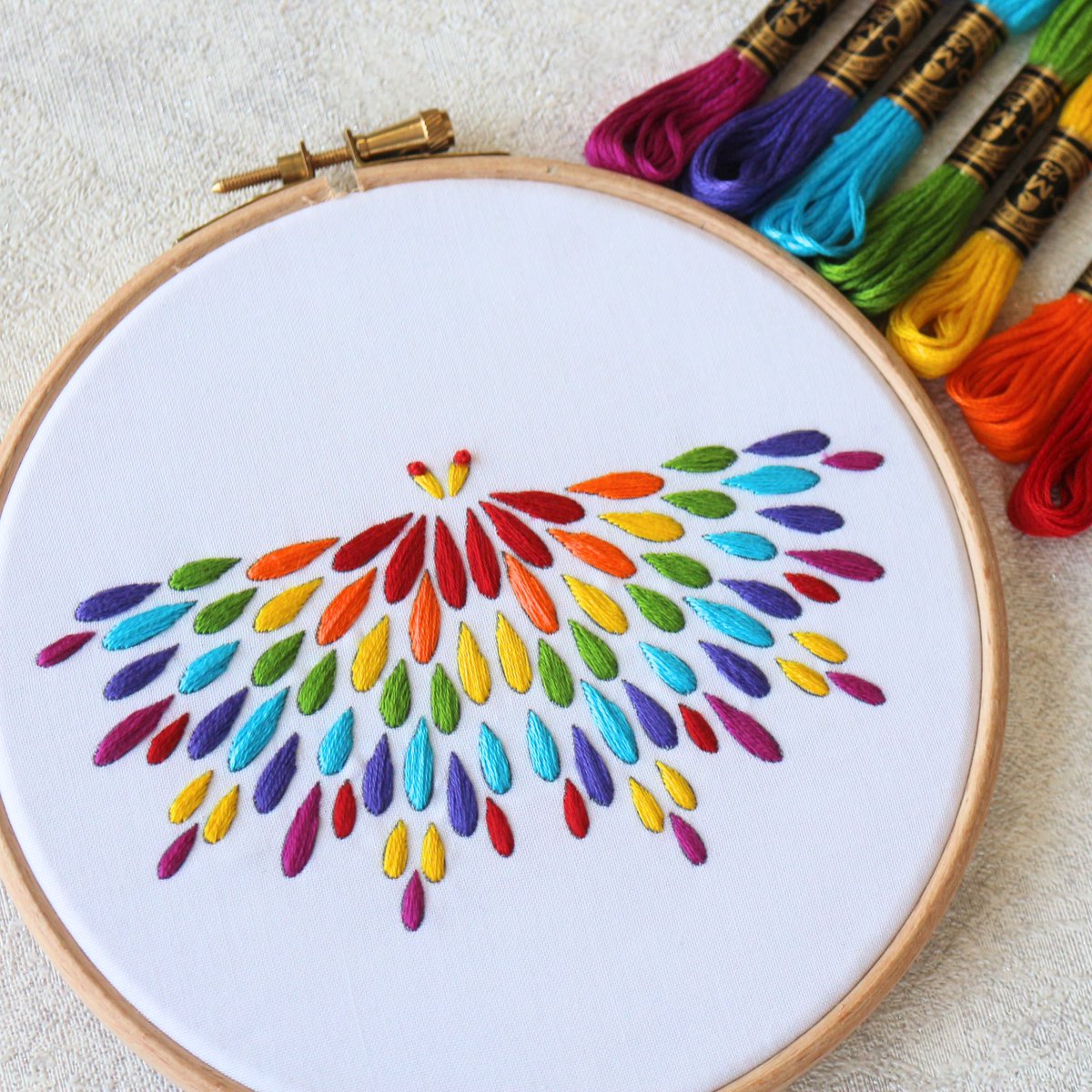 EmbroideryCart's tweet photo. ‘You are a rainbow of possibilities!’ 🦋🌈 https://t.co/trqoG6j8YB

#quote #earlybiz #butterfly #embroidery #beginnerembroidery https://t.co/fC3kphkG17