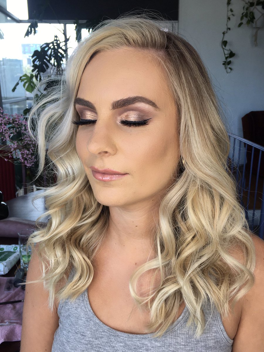 makeupkatierose's tweet photo. Hair and makeup for the gorgeous Riley ✨ https://t.co/VCtrBqQGMb