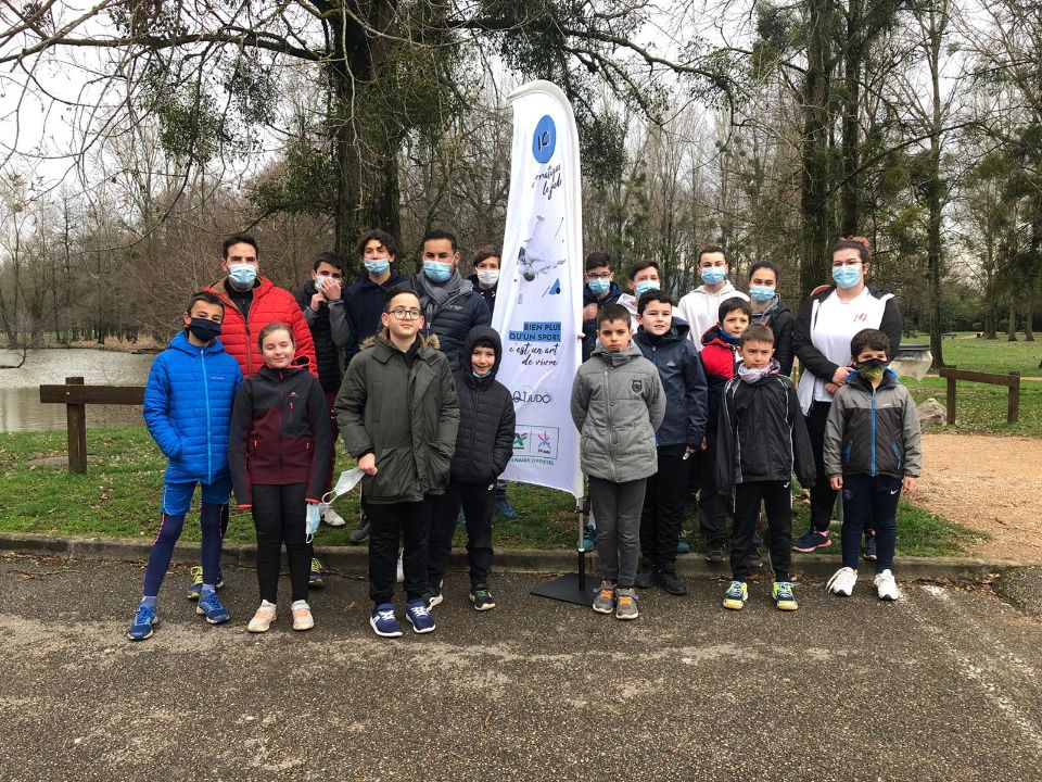 Le judo club de #Lagnieu a rassemblé ce week-end des jeunes licenciés pour maintenir une activité sportive, en extérieur, en toute sécurité sanitaire. 🥋