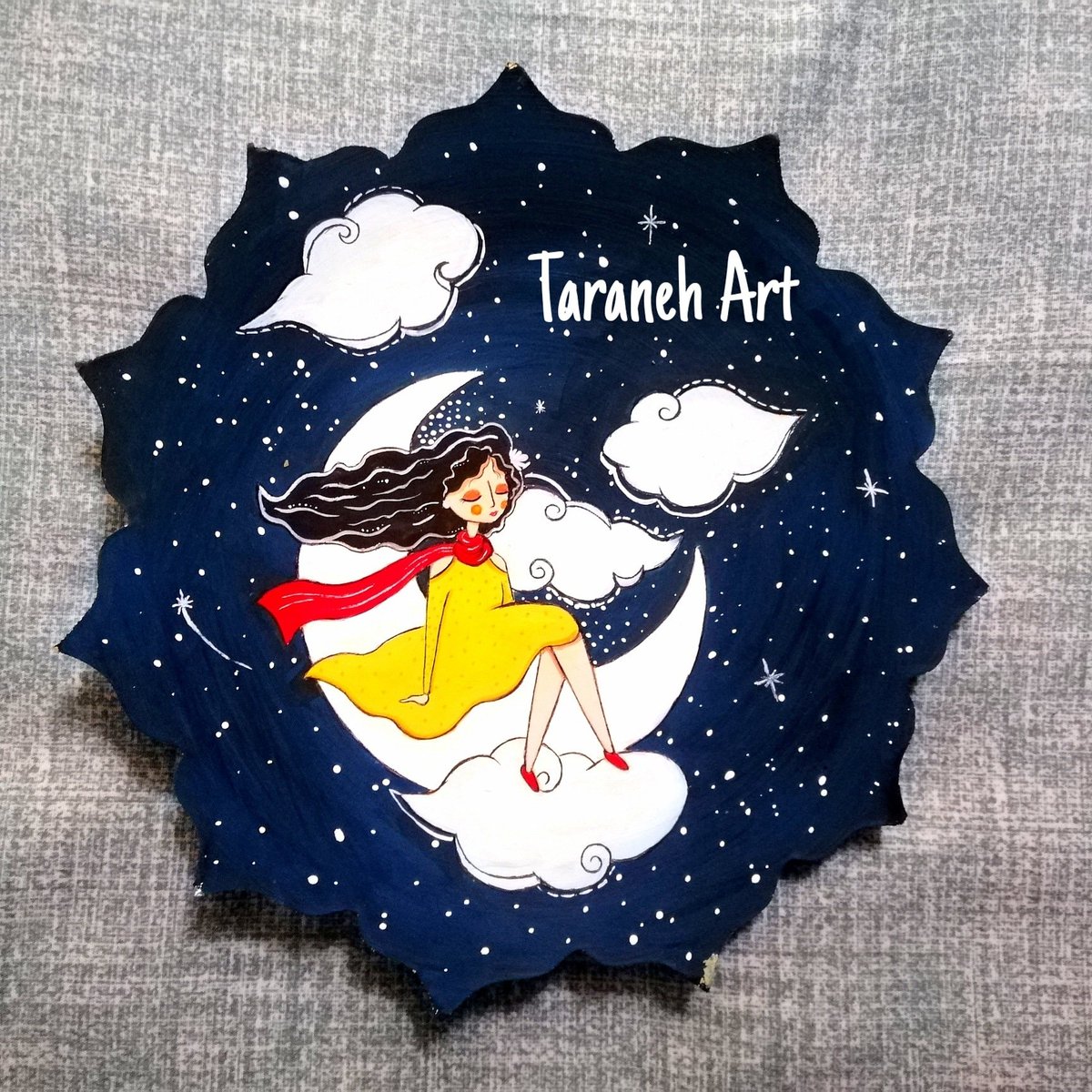 Tahera_Artist's tweet photo. بشقاب خورشیدی 
یه طرح دلبر دیگه ...😍
#بشقاب  #بشقاب_دیوارکوب  #بشقاب_سفالی  #هدیه  #هدیه_ولنتاین  #هدیه_خاص  #هدیه_تولد  #هدیه_لاکچری  #هدیه_شیک  #هدیه_هنری  #دکوراسیون_منزل  #دکوری  #دکوراسیون_داخلی  #دکوری_خاص  #اکرولیک🎨  #نقاشی_فانتزی  #نقاشی_مدرن  #نقاشی_دخترونه  #نقاشی https://t.co/QlJn5nwnip