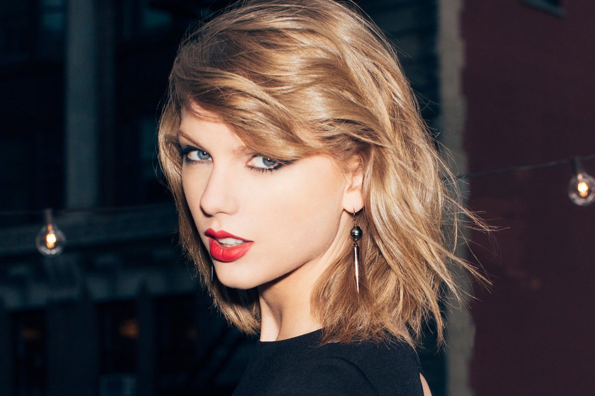 4) Taylor Swift has been a favourite for years now. I would absolutely eat her alive.