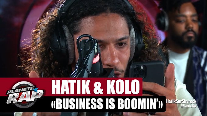 SkyrockFM's tweet photo. 🚨 Hier soir #Kolo était l'invité @Planete_Rap d'@HatikMusic et ils ont lâché en EXCLU #BusinessIsBoomin !! 🔥

📽 https://t.co/AFbogTHYrw

Et RDV à 20H pour la suite de la semaine @Planete_Rap d'@HatikMusic !! 💥 #HatikSurSkyrock https://t.co/i8ZH1jwUFZ