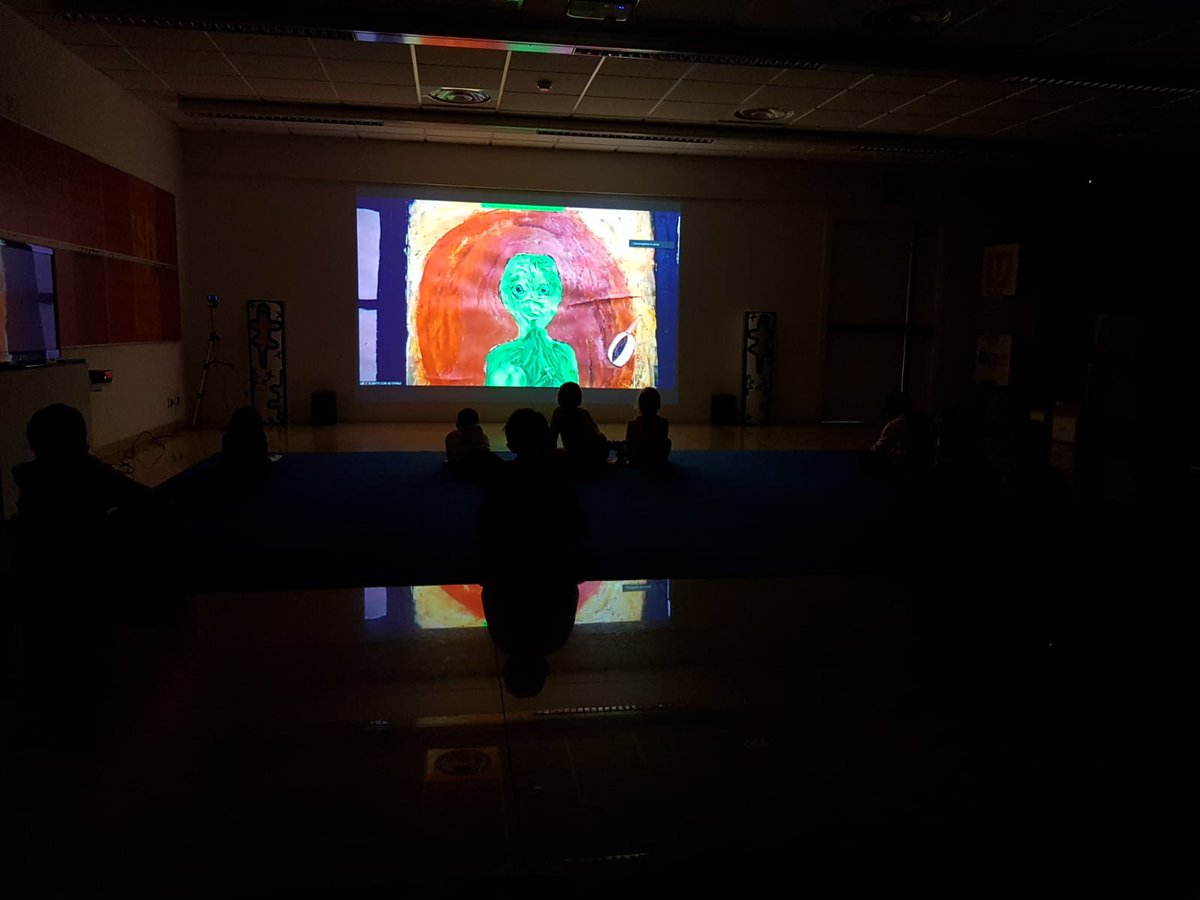 cultve's tweet photo. #NotOnlyforKids Il gatto è arrivato al Candiani!😺 Venerdì e domenica più di 350 persone si sono collegate su Zoom per vedere #Ilgattoconglistivali - un racconto per il digitale, ideato e rappresentato da #MarcoFerro di #CampsiragoResidenza
@comunevenezia @LuigiBrugnaro https://t.co/6i2MBgDARU