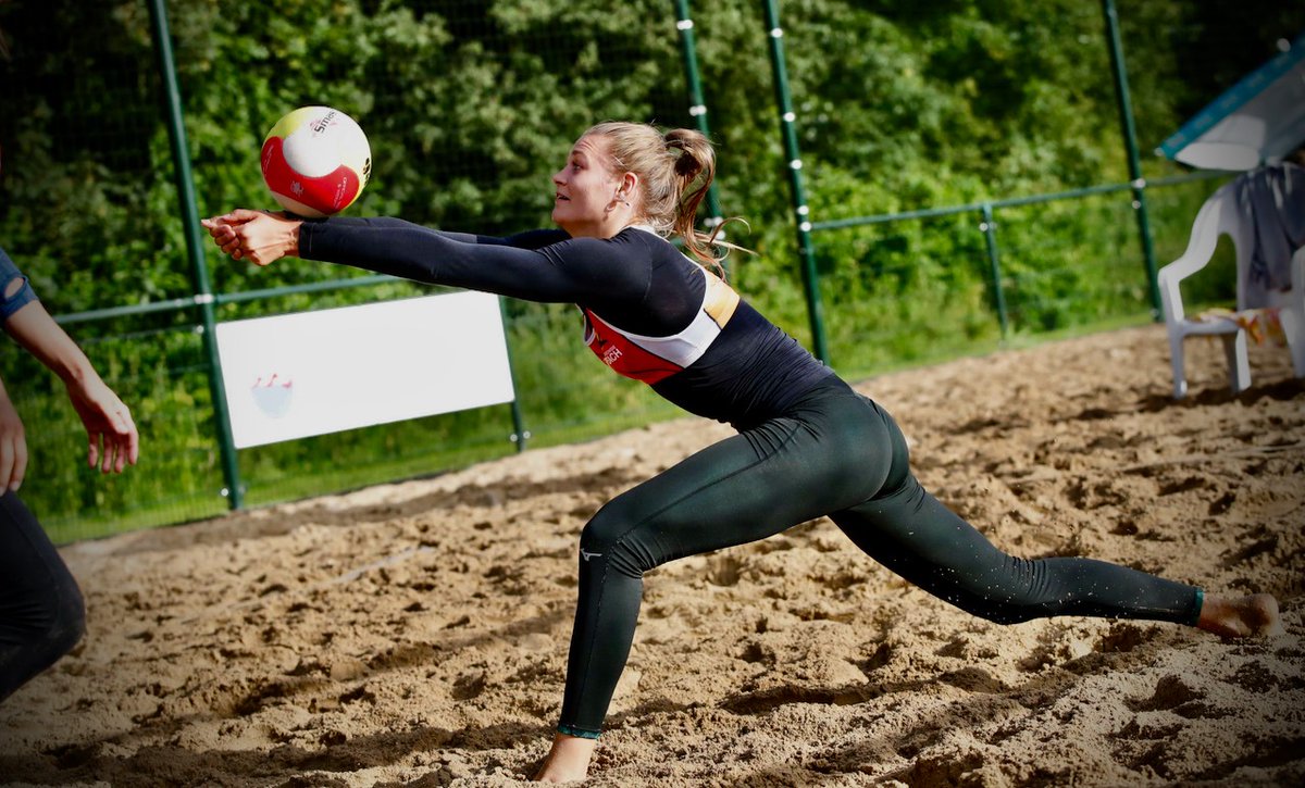Nika Daalderop was afgelopen zomer weer voor even terug op het zand! Wat Nika er van vond lees je nu in het BEACH NIEUWS📰 eredivisiebeach.nl/nieuws/nika-da…