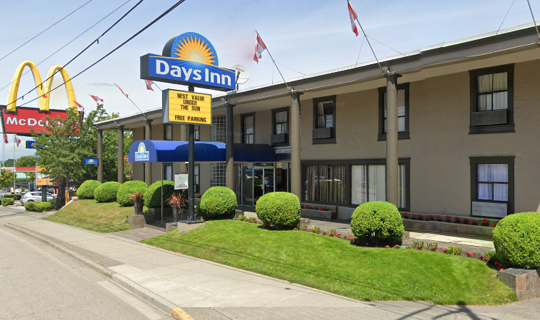 CityNewsVAN's tweet photo. Vancouver buys Days Inn hotel to house homeless https://t.co/WHDVwTDeYV https://t.co/qNoenBsuCC