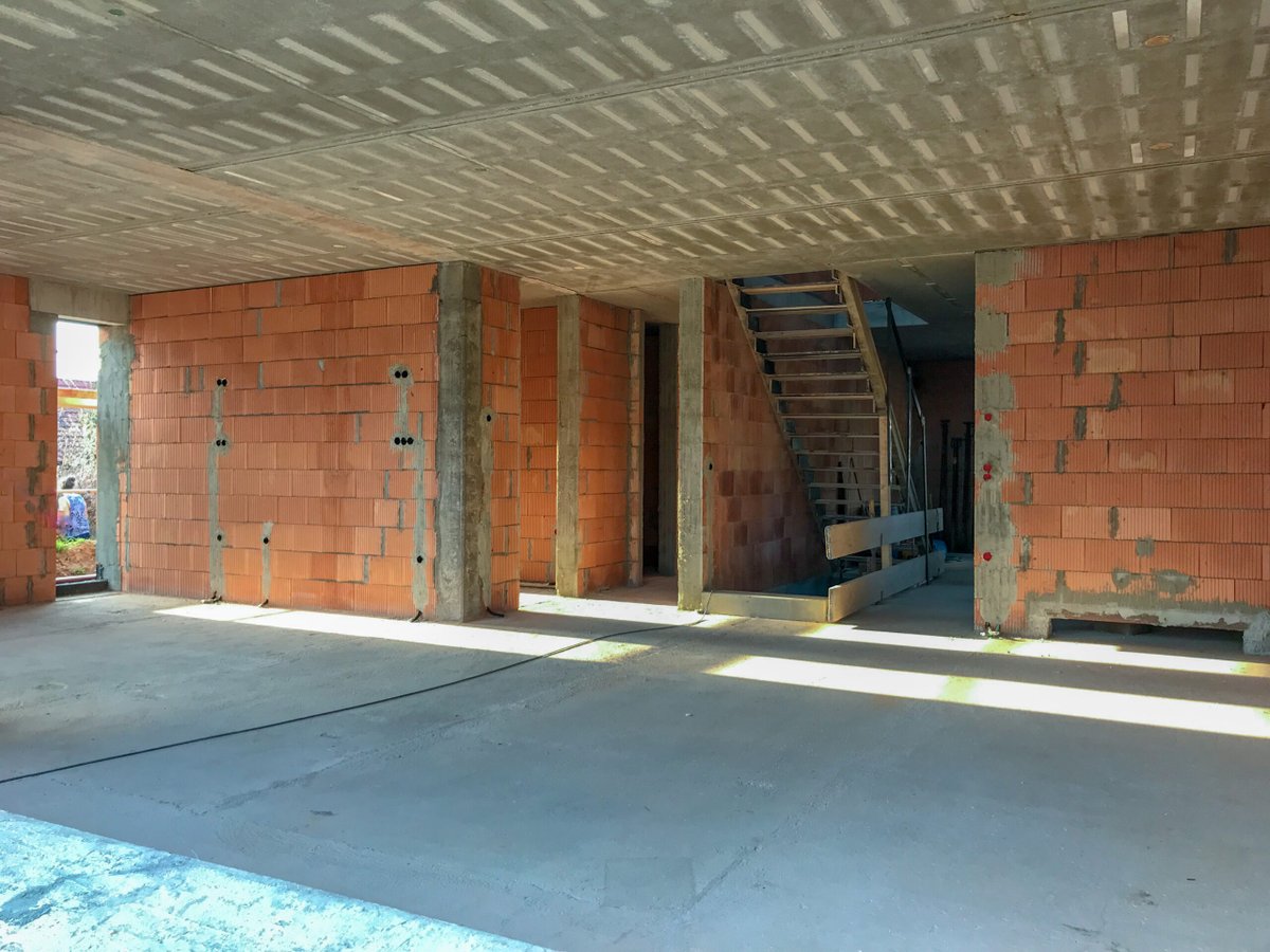 IGR_Raumklima's tweet photo. Die Klimadecken der #IGR verfügen über erstaunliche Speicherkapazitäten und können Wärme wie Kälte mittels thermischer Betonkern-Aktivierung für viele Tage vorhalten. https://t.co/oD2K5tXIK3