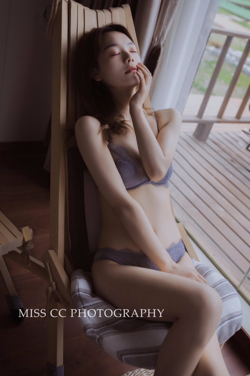 去独自灿烂

摄影/@misscc520 

#私房 #摄影 #写真 #成都约拍 #portraitphotography #photoshoot #photoshoot https://t.co/RUUyIZJ6L5