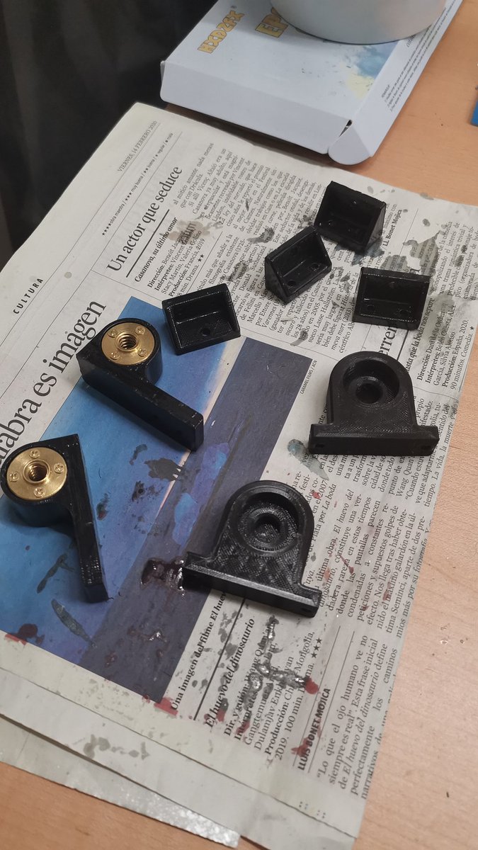 deivids26's tweet photo. Ya quedan menos piezas de la #impresora3d que he diseñado.
Que ganas de ver montada ya la MI3D 😍

@DissFabMec @fundaciobcnfp @impresoras_3d @lahoramaker @creality @xatakamovil @3DOpenHardware https://t.co/D3ccSoXkw3