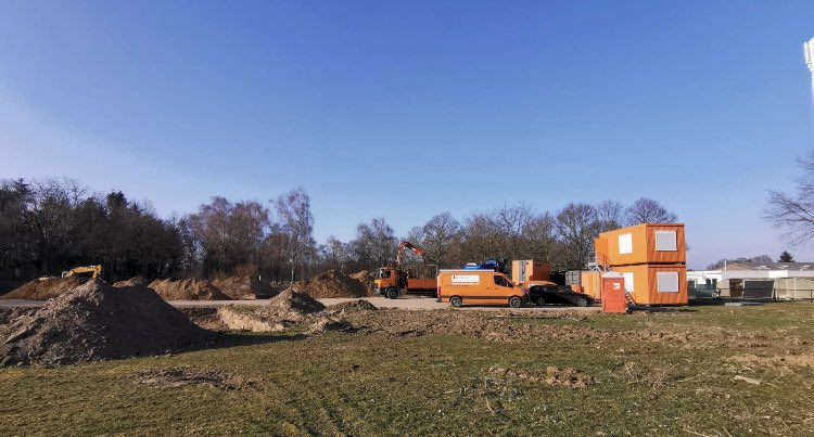 De bouwplaats wordt weer ingericht voor de realisatie van 40 zorgappartementen #daelzicht #Heel door #Peters bouw en onderhoud