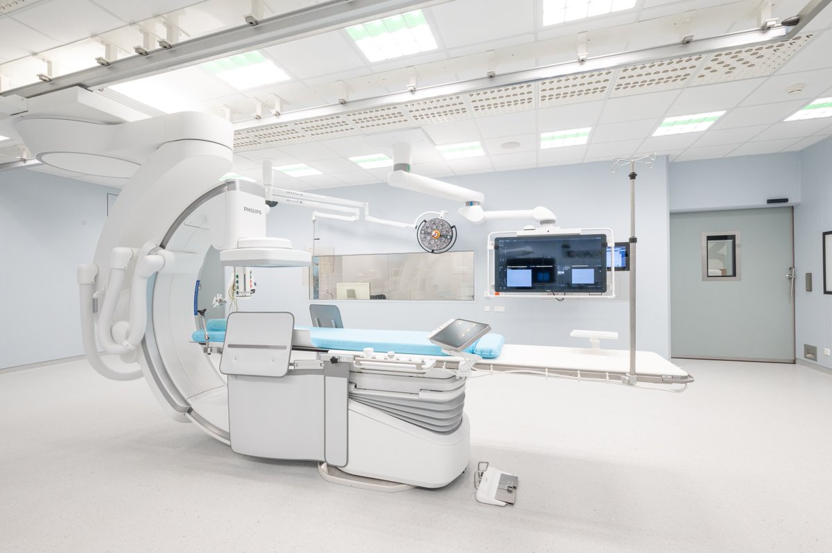 In Drachten bouwen wij samen met @UnicaNL aan duurzame zorg voor @NijSmellinghe. Onlangs leverden we het nieuwe operatiecomplex op: zes OK’s en één hybride OK met de nieuwste technieken. Vorige week werd de 1e operatie in het nieuwe complex uitgevoerd. bit.ly/3e05vMM