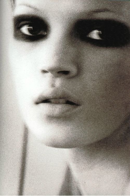 yslp0ison's tweet photo. kate moss https://t.co/3cjjlZefQG