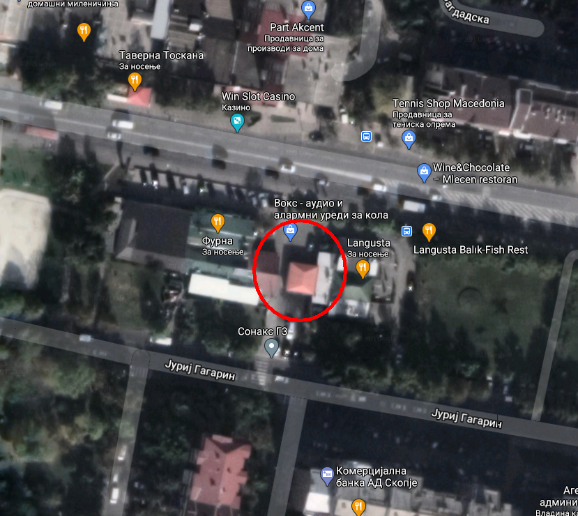 Уште не ми се верува дека пробаа да ми дигнат бршачи на перење кола. Ми го смениле новиот бришач (минатата недела купив пар нови) со стар. Стар, ’рѓосан со скроз потрошена метличка. Едниот само го смениле оти за другиот немале соодветна замена (различна големина). Апаши!