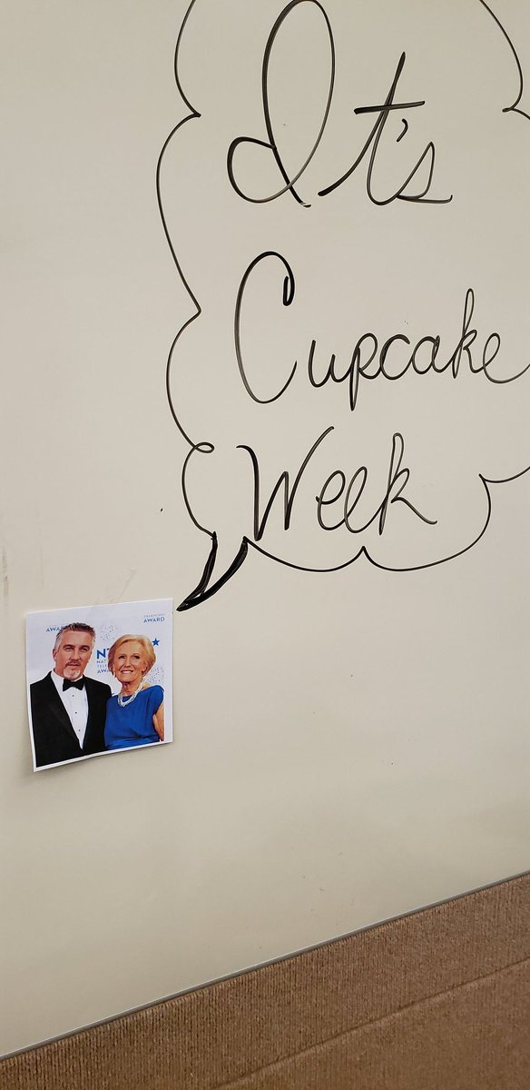 PHSCulinary2's tweet photo. Cupcake week continues with Culinary 1/3. #Cheers @PowhatanHS https://t.co/CfXNPuLkKz