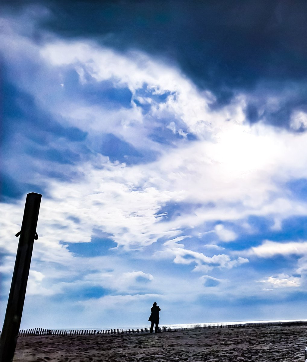 ShelliesSea's tweet image. #Pic I took yesterday at the #beach! Collected tons of #shells for new #SweetSeaShellies! Check em out at my #etsystore! #LinkInBio 🐚💜🐚#shellart #knickknacks #buylocal #Etsyshop #homemade #handmade #decor #beachdecor #beachlife #oceanvibes