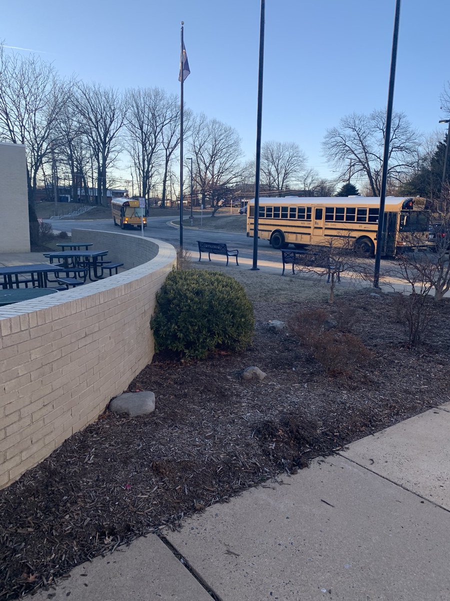 kilmercougars's tweet photo. Welcome back students!! ⁦@FCPSR2⁩ https://t.co/Dfowz7XInv