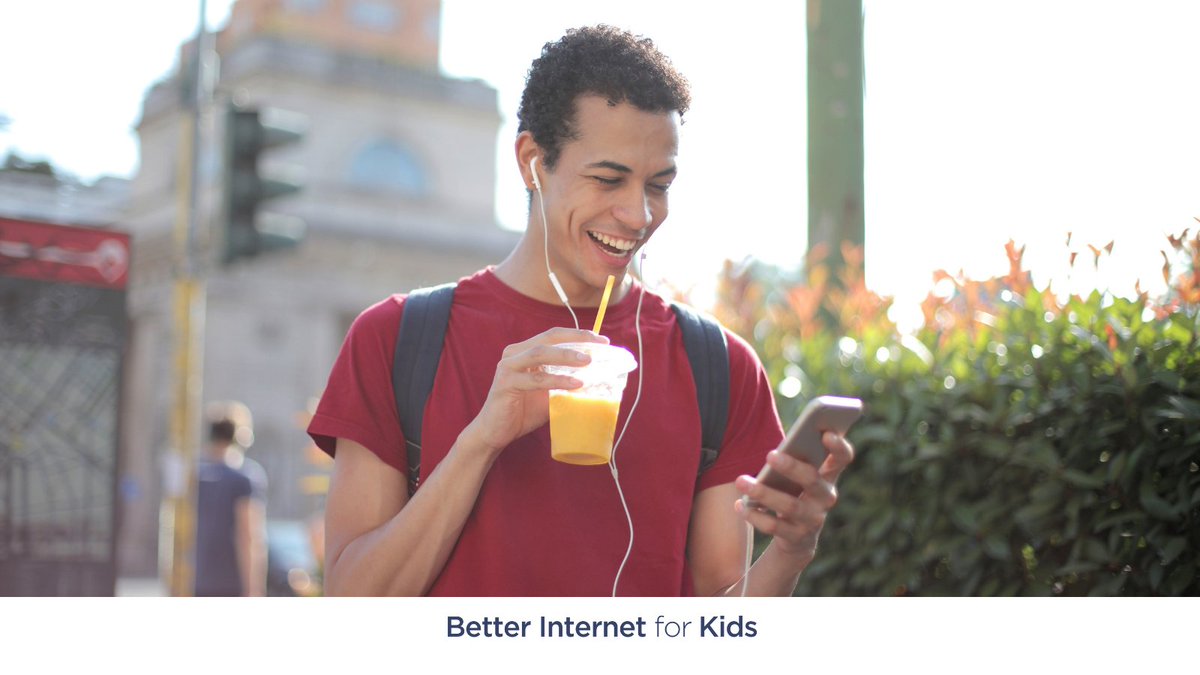 safeinternetday's tweet photo. Talking to your teen about sexting can feel awkward, yet it’s a vital conversation to have, given that issues related to this practice are on the rise.

Some conversation pointers for #parents by Maltese Safer Internet Centre @BeSmartOnline_ https://t.co/yeztgueNmq https://t.co/UgXUvQj88D