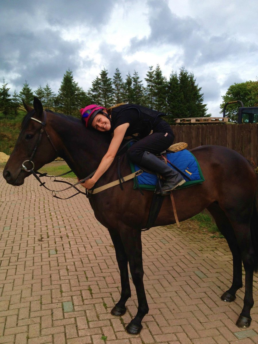 Karen_Tutty's tweet photo. We are forever grateful to work with these beautiful beasts every day @KTuttyRacing 🤩🥰  #fortheloveofhorses #racehorsewelfare https://t.co/JoWjIAXpQc