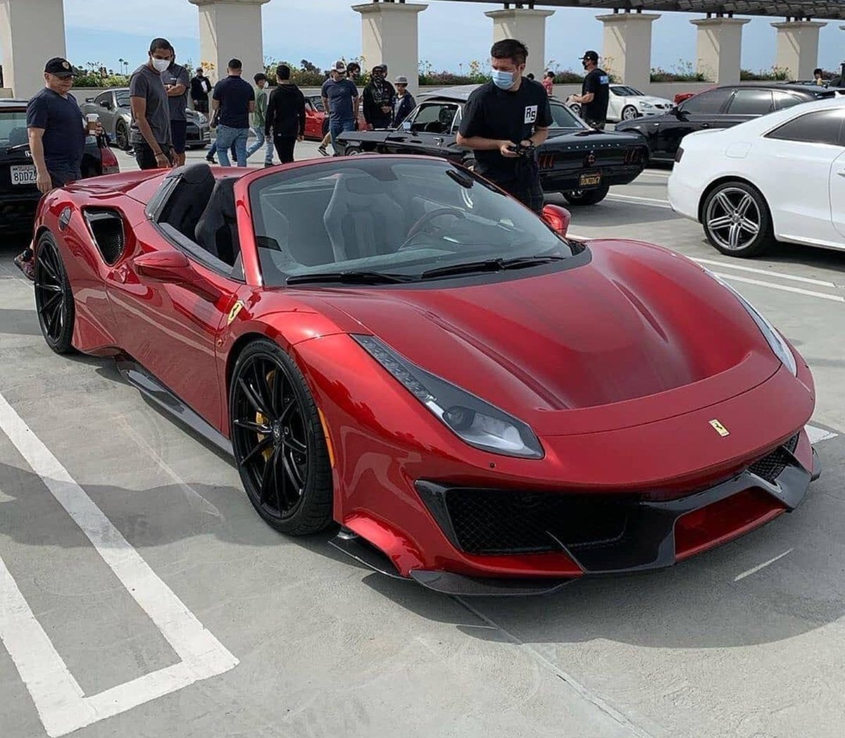 DailyFerrariTM tweet picture