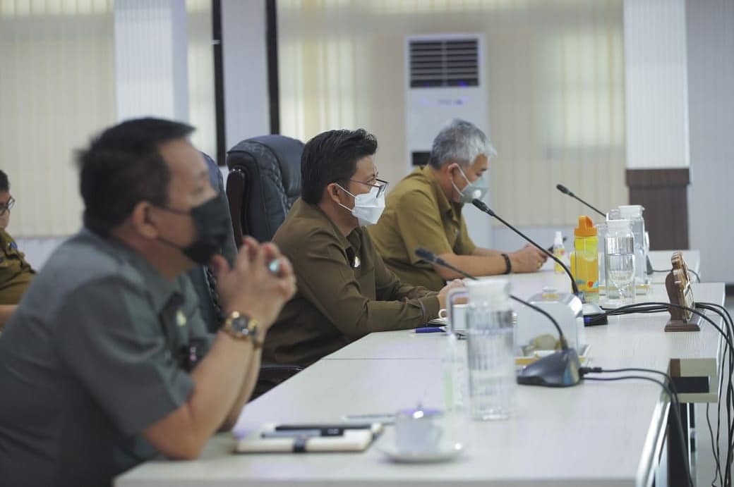 audypangemanan's tweet photo. Dua hari berturut2 mengikuti rapat bersama KPK RI yang membahas percepatan penyelesaian sertifikasi aset pemerintah, perpajakan dan juga prasarana umum.
.
Tetap semangat #sahabatbitung dan jaga kesehatan πππ
.
#colorfulbitung #KotaBitung #bitung https://t.co/7asw71dx91