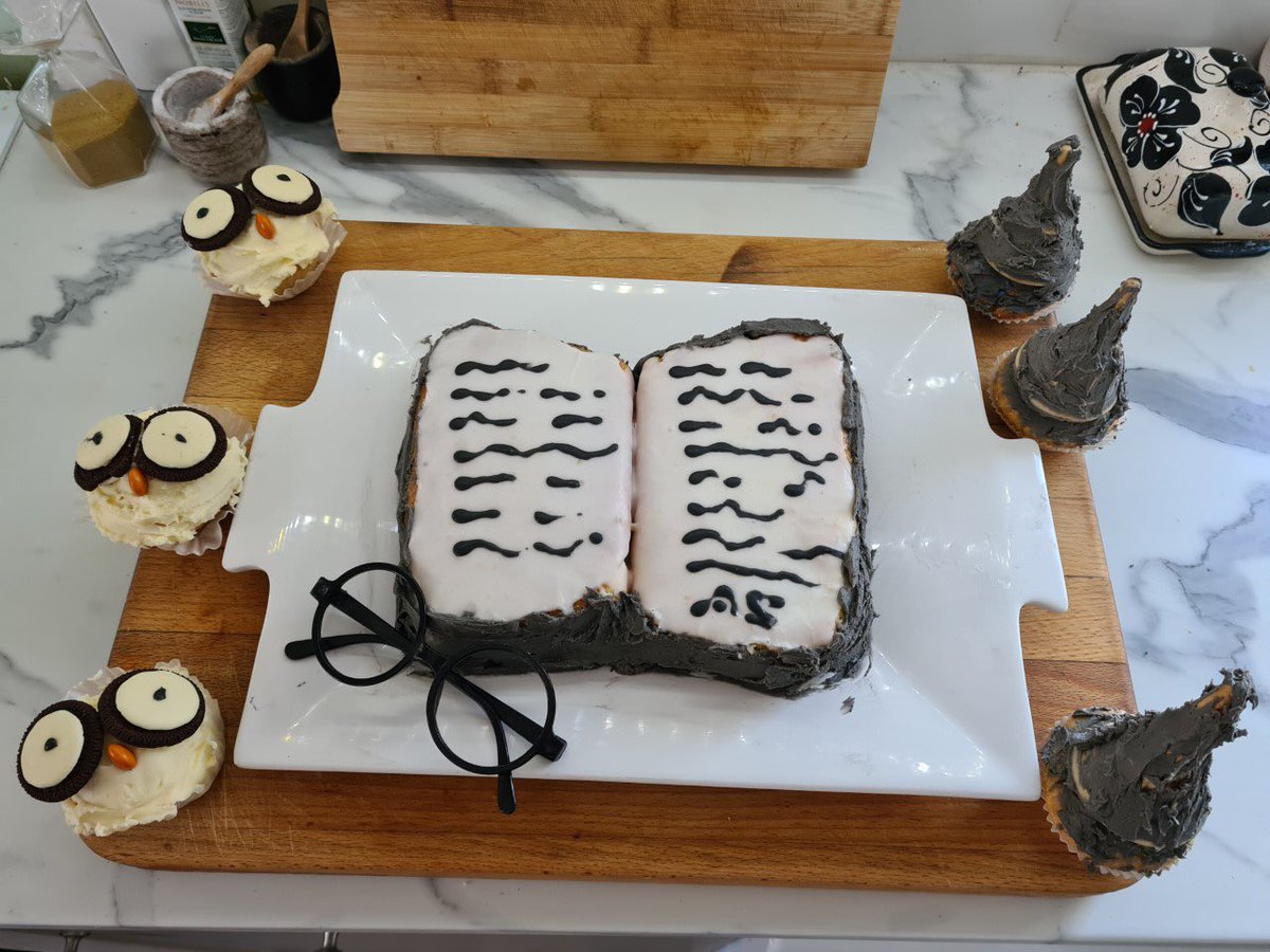 HighfieldY5's tweet photo. A fantastic Harry Potter themed cake entry for the Bake off! Well Done Ava! #HSTMSHINE #BAKE #HighfieldBakeOff @StHighfield @LDSTEducation https://t.co/0PTWKgNVLL