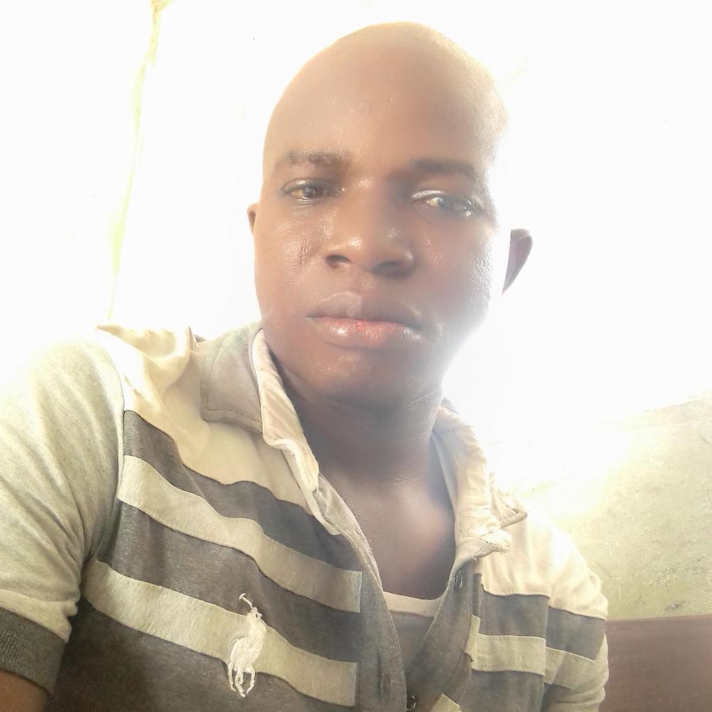 LapoitiniK's tweet image. #NouvellePhotoDeProfil