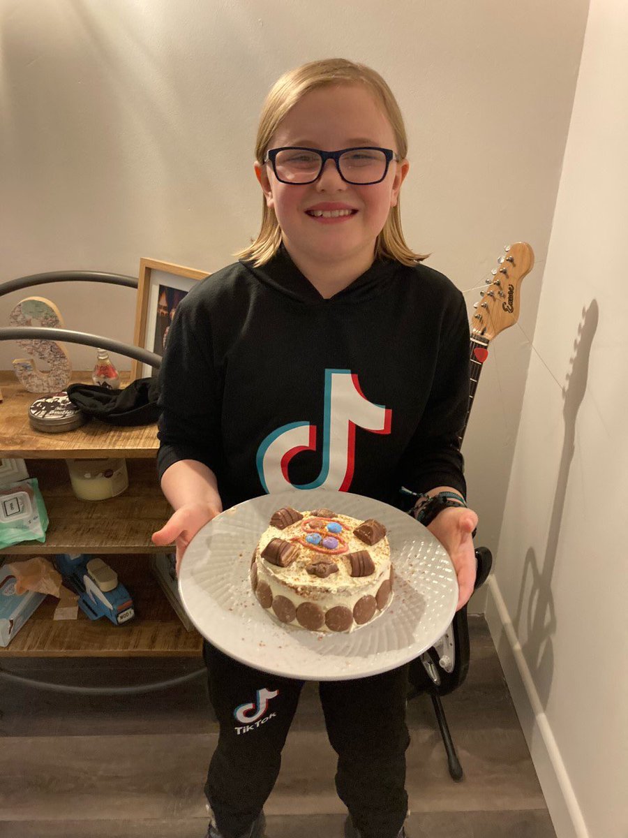 HighfieldY5's tweet photo. More amazing entries for our bake off!! Well Done 5M, it’s going to be a hard decision! #HSTMSHINE #HighfieldBakeOff #BAKE @StHighfield @LDSTEducation https://t.co/X7BZ6etiJ1
